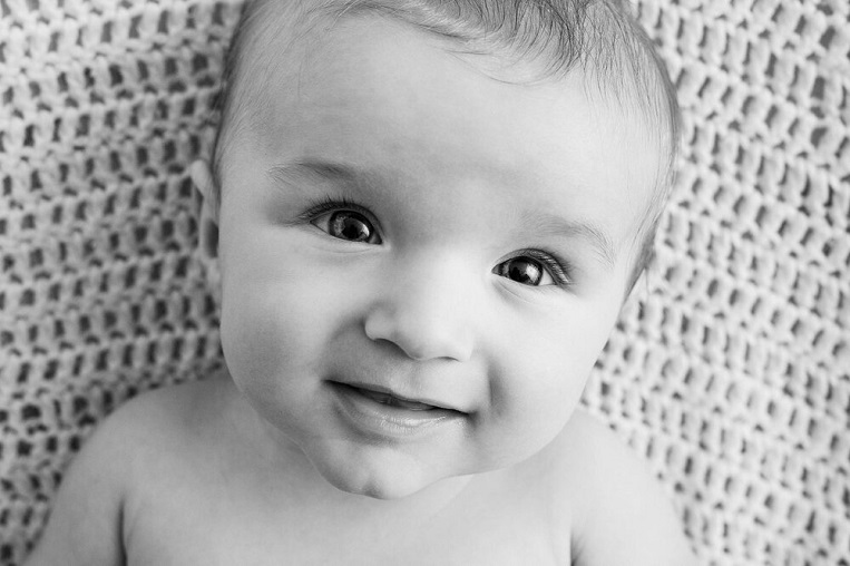 black-and-white-studio-baby-photography-cambridge
