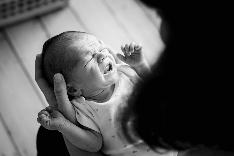 monochrome-newborn-baby-photography-cambridge